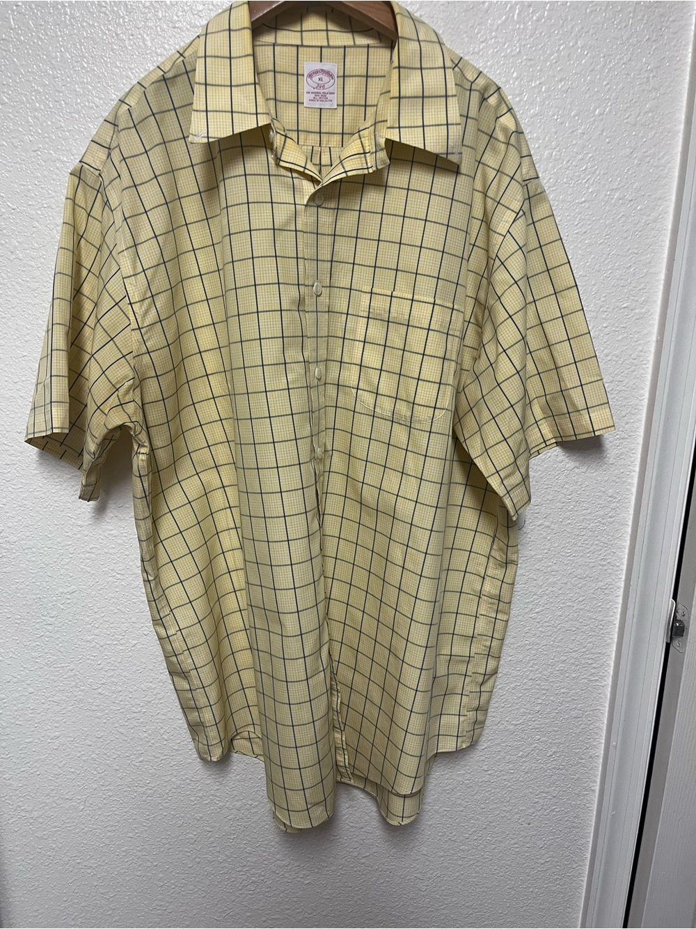 Brooks Brothers Shirt Men XL Yellow Plaid Cotton Non Iron Short Sleeve Button Up
